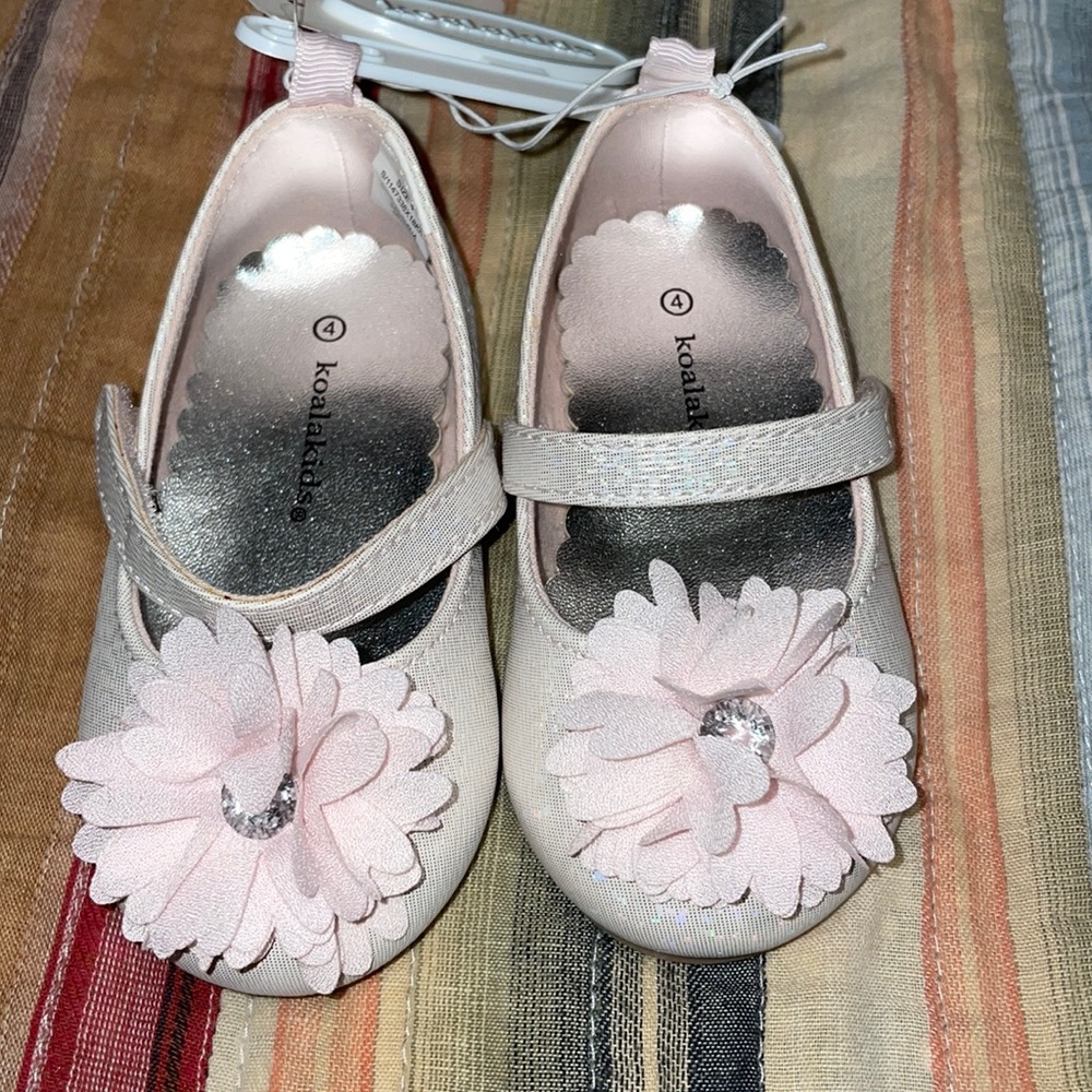 Girls shoes